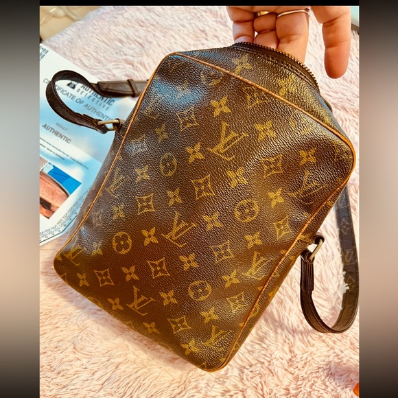 LOUIS VUITTON PETIT MARCEAU MONOGRAMMED CROSSBODY BAG / INCL COA / MRSP $1,423 - Picture 4 of 16